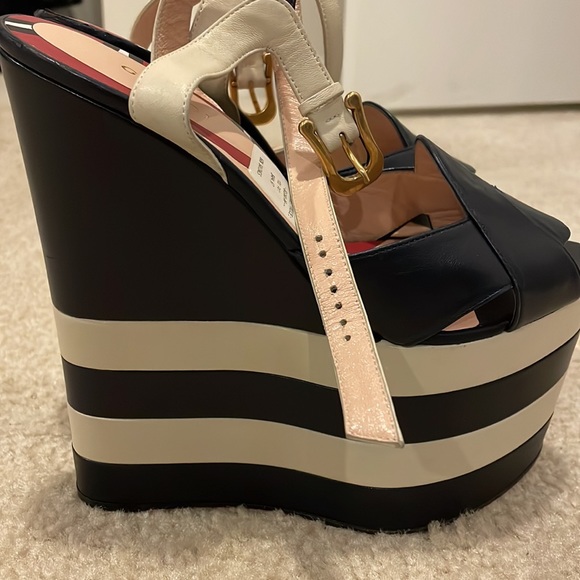 Gucci Platform Shoes - Picture 4 of 6